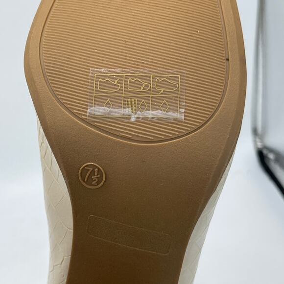 Journee Collection Womens Western Boots Size 7.5 Cowboy Ivory Ankle Boots New - Picture 9 of 14